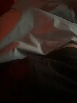 Snapshot of luckkyy88 chatting on February 28, 3:35 pm luckkyy88 online show from February 28, 3:35 pm