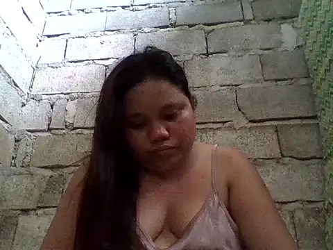 sweetlyn31 online show from May 5, 2:19 am
