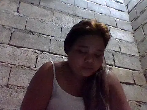 Snapshot of sweetlyn31 chatting on June 12, 4:17 pm sweetlyn31 online show from June 12, 4:17 pm
