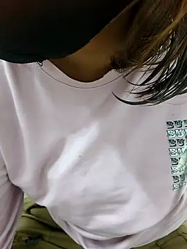 reena-sassy online show from February 25, 8:24 am