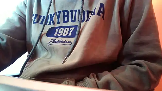 Snapshot of truble78 chatting on March 3, 10:21 am truble78 online show from March 3, 10:21 am