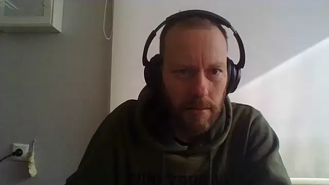 Snapshot of truble78 chatting on March 5, 7:37 am truble78 online show from March 5, 7:37 am