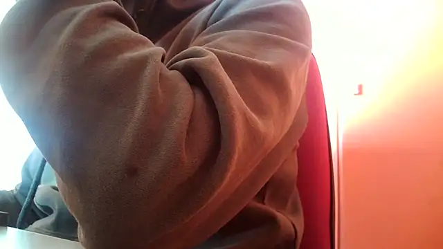 Snapshot of truble78 chatting on March 11, 9:48 am truble78 online show from March 11, 9:48 am