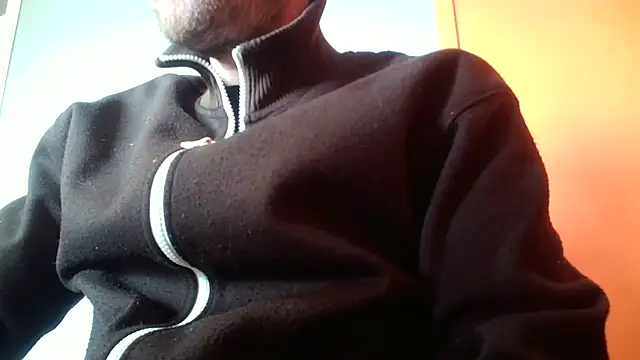 Snapshot of truble78 chatting on March 17, 10:40 am truble78 online show from March 17, 10:40 am