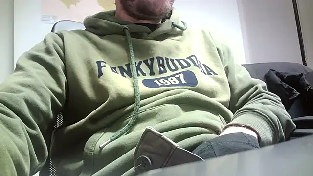 Snapshot of truble78 chatting on March 30, 5:25 pm truble78 online show from March 30, 5:25 pm