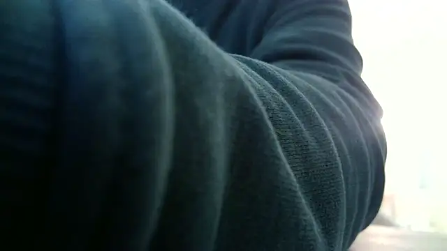 Snapshot of truble78 chatting on April 7, 6:58 am truble78 online show from April 7, 6:58 am