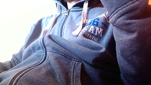 Snapshot of truble78 chatting on April 8, 7:52 am truble78 online show from April 8, 7:52 am