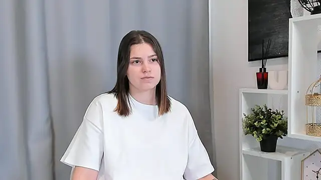 EileenBut online show from February 20, 9:21 am