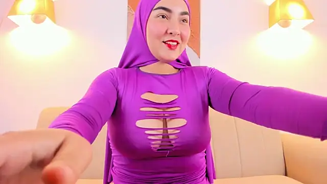 Snapshot of Malika_Noor chatting on April 14, 3:07 pm Malika Noor online show from April 14, 3:07 pm