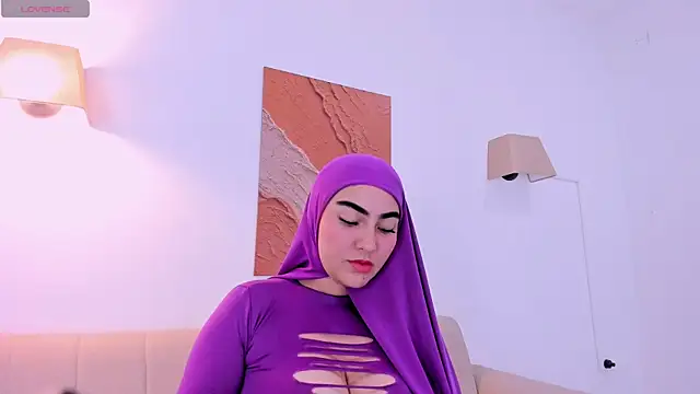 Snapshot of Malika_Noor chatting on July 11, 2:42 pm Malika Noor online show from July 11, 2:42 pm
