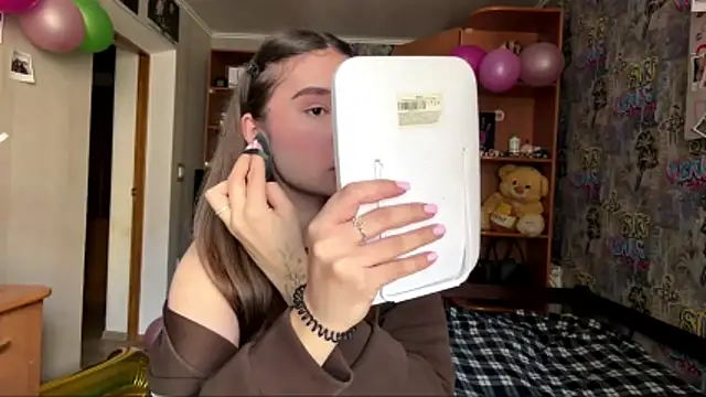 Snapshot of poly_princess chatting on March 2, 10:00 am poly princess online show from March 2, 10:00 am