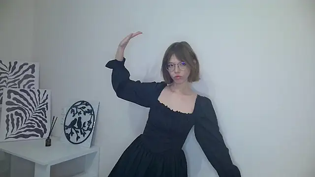 Snapshot of Kate_Mooss chatting on February 20, 3:34 pm Kate Mooss online show from February 20, 3:34 pm