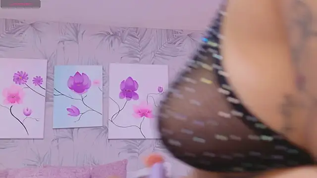 Snapshot of CherryTayloor chatting on February 25, 3:27 am CherryTayloor online show from February 25, 3:27 am