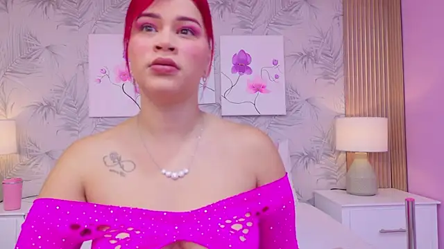 Snapshot of CherryTayloor chatting on February 26, 2:32 am CherryTayloor online show from February 26, 2:32 am