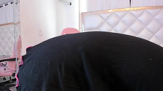 michelleblair1 online show from April 10, 1:16 pm