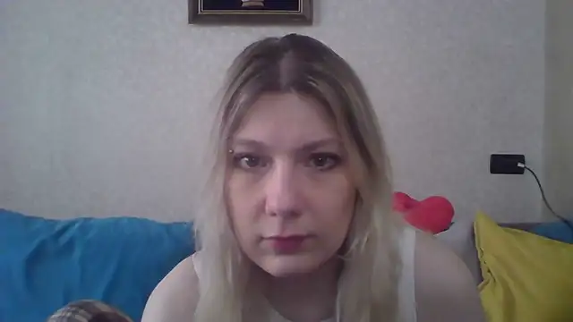 Foxy Bright online show from April 20, 9:45 am