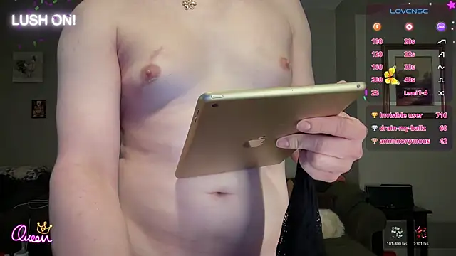 Snapshot of greenxxxqueen chatting on May 2, 5:45 am greenxxxqueen online show from May 2, 5:45 am