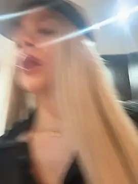 romanovanita online show from April 13, 5:24 am