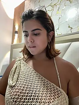 Snapshot of Lilithgomez_ chatting on April 17, 12:35 am Lilithgomez online show from April 17, 12:35 am
