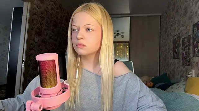 Snapshot of JeneeBIanks chatting on February 25, 12:37 pm JeneeBIanks online show from February 25, 12:37 pm