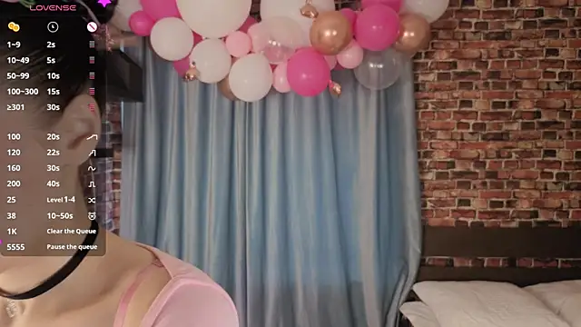 Six Seven7 online show from April 15, 12:01 pm