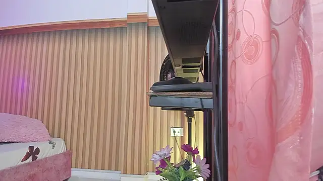 scarlett kiss  online show from February 26, 6:18 pm