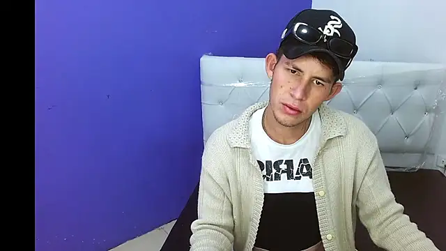 Snapshot of masterboyx chatting on February 27, 3:01 pm masterboyx online show from February 27, 3:01 pm