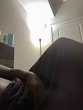 Snapshot of makeherfeelg chatting on February 24, 6:11 am makeherfeelg online show from February 24, 6:11 am