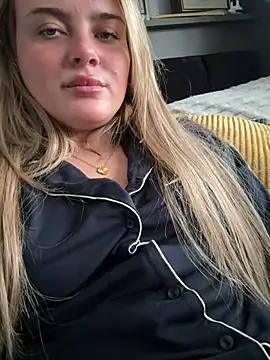 chanelbabyxx online show from February 21, 1:01 pm