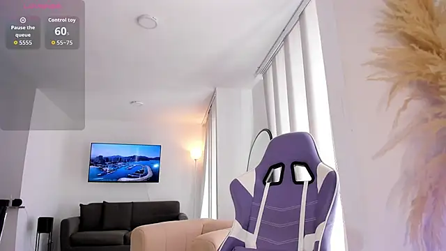 sofiawiliams online show from March 31, 12:38 pm