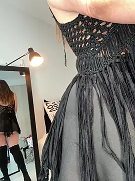 Viictoria-Jones online show from March 31, 10:15 am