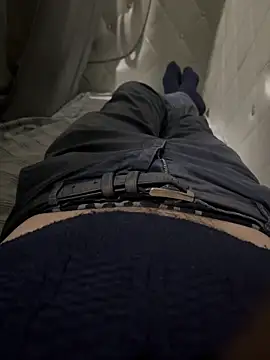 Snapshot of frenk33 chatting on February 24, 9:46 pm frenk33 online show from February 24, 9:46 pm