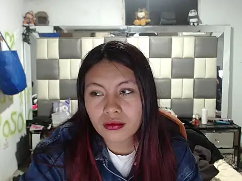 dulcecandy1919 online show from February 20, 5:15 am