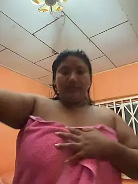 Snapshot of ale_sweet53 chatting on February 21, 5:52 am ale sweet53 online show from February 21, 5:52 am