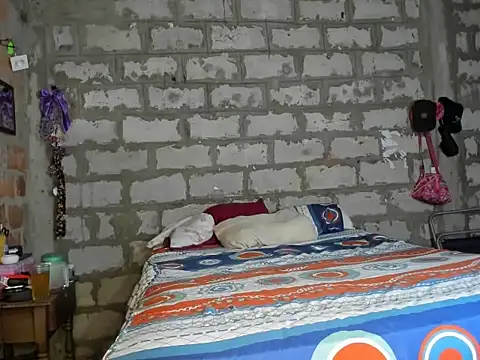 Snapshot of ale_sweet53 chatting on March 1, 4:36 am ale sweet53 online show from March 1, 4:36 am