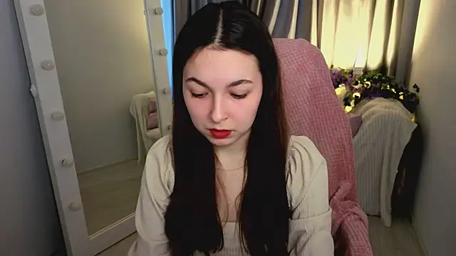 BellaThery online show from April 2, 5:05 am