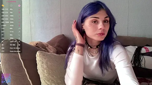 Snapshot of Emmibrilson chatting on June 6, 12:54 pm Emmibrilson online show from June 6, 12:54 pm