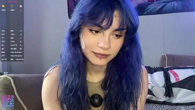 Snapshot of Emmibrilson chatting on June 27, 1:50 pm Emmibrilson online show from June 27, 1:50 pm
