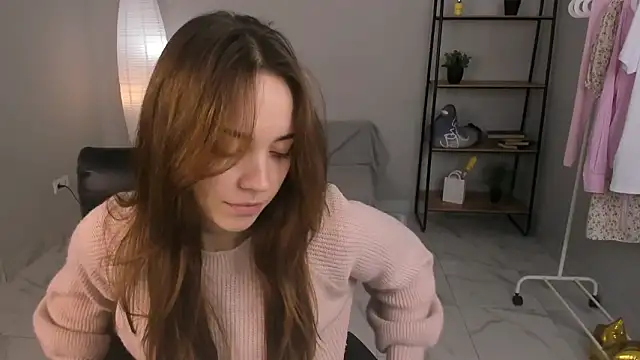 Snapshot of Milli_Illian chatting on February 22, 9:41 am Milli Illian online show from February 22, 9:41 am