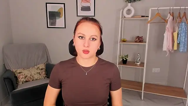 Umi Dener online show from February 23, 1:30 pm