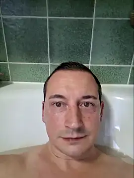 Snapshot of MiloLane chatting on February 20, 12:49 pm MiloLane online show from February 20, 12:49 pm