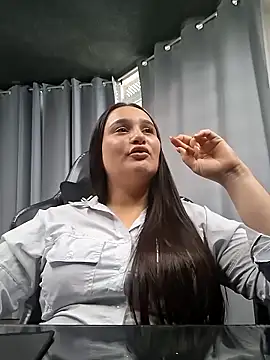 Snapshot of Roxana_ass chatting on February 25, 1:43 pm Roxana ass online show from February 25, 1:43 pm