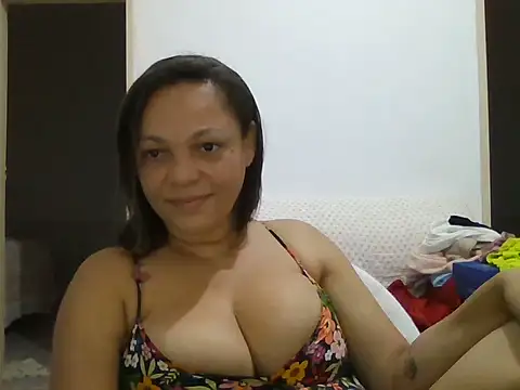 Snapshot of Vicky-43 chatting on March 13, 1:01 am Vicky-43 online show from March 13, 1:01 am