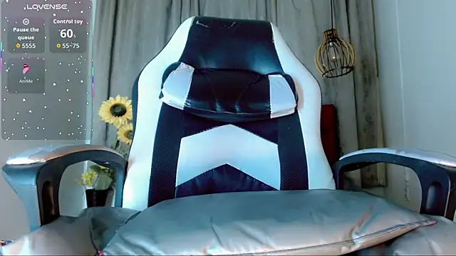 Snapshot of Abby_White__ chatting on February 28, 11:33 am Abby White online show from February 28, 11:33 am