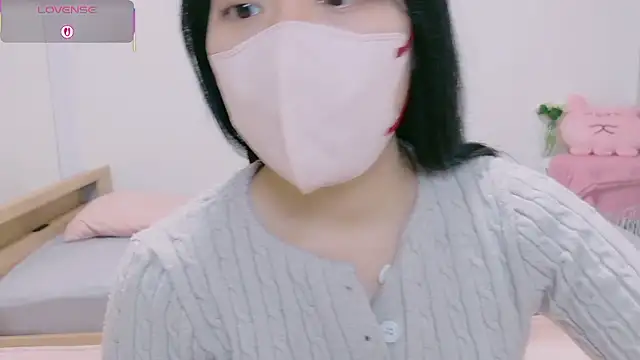 natsuka-chan online show from April 14, 11:05 am