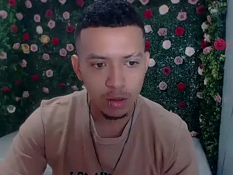 Snapshot of dylans_brown chatting on February 23, 4:59 pm dylans brown online show from February 23, 4:59 pm