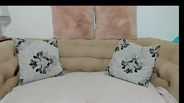 EnticingAmy online show from April 3, 7:39 am