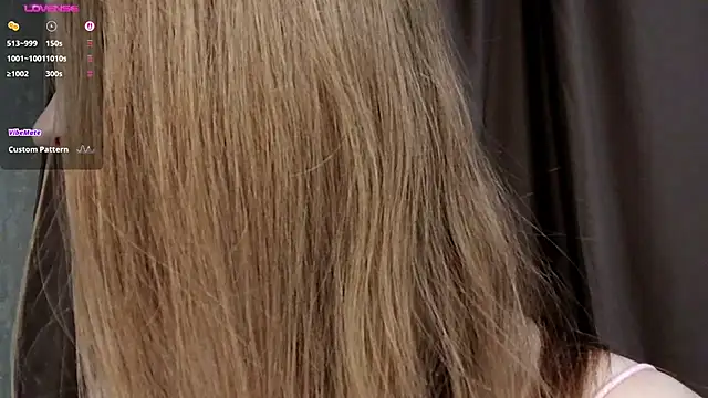 LeslieShay online show from April 15, 7:32 pm