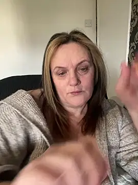 Busty-GilfQuinn online show from February 27, 10:26 am