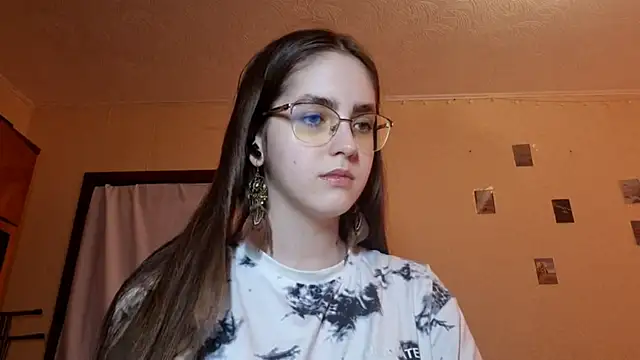 Snapshot of Katelemon chatting on March 6, 12:23 pm Katelemon online show from March 6, 12:23 pm